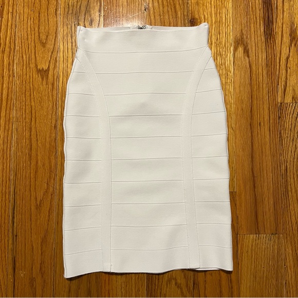 Guess Mirage White Bandage Skirt Size XS - Picture 2 of 3